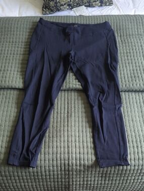 LOFT Navy Active Leggings